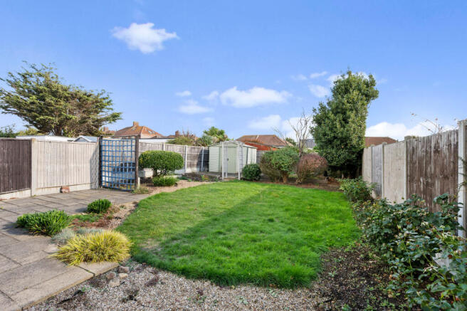 Strafford Avenue, Clayhall, Ilford, Redbridge photo 4