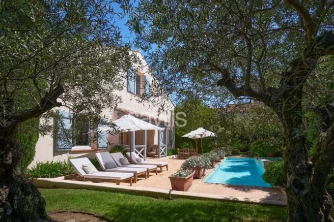 Villa with pool in Saint-Tropez center