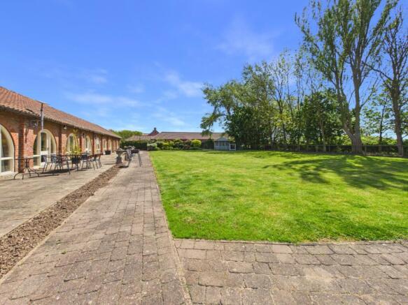 4 bed Detached Bungalow for sale Image 5