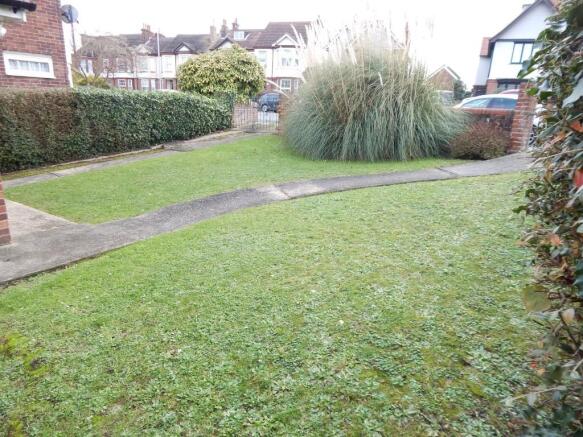 FRONT GARDEN