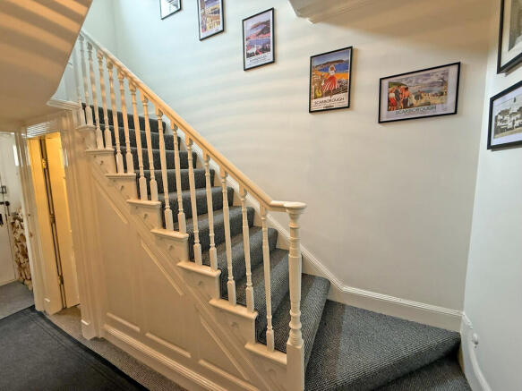5 bed Terraced for sale Image 9