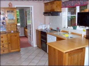 Kitchen/B'fast Room