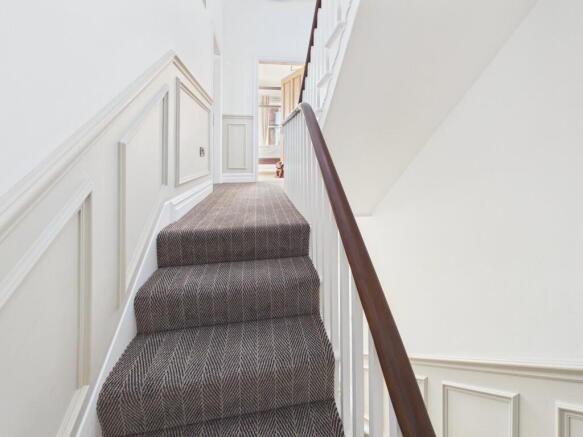 7 bed Town House for sale Image 9