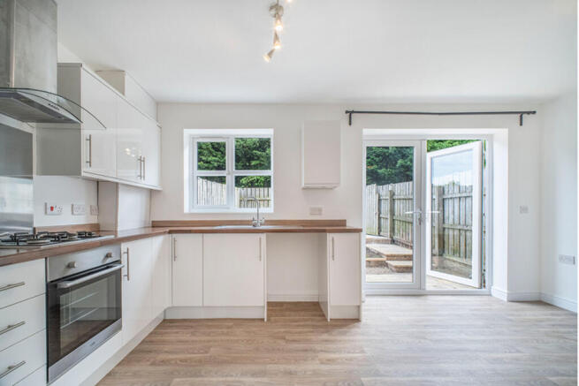 3 bed Terraced for sale Image 9