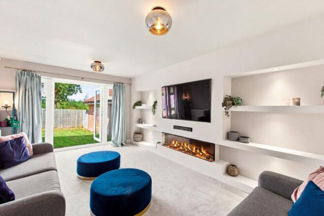 5 bed Detached for sale Image 4