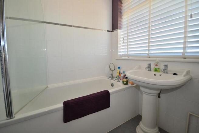 joel cl 13_bathroom.JPG
