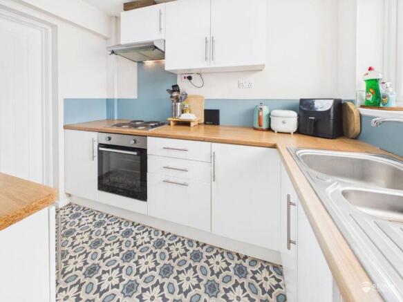 Kitchen (2).jpg