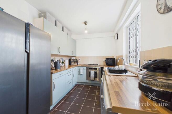 3 bed Semi-Detached for sale Image 10