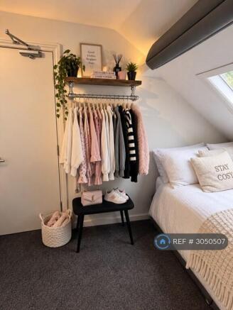 Room 3 Hanging Unit By Double Bed