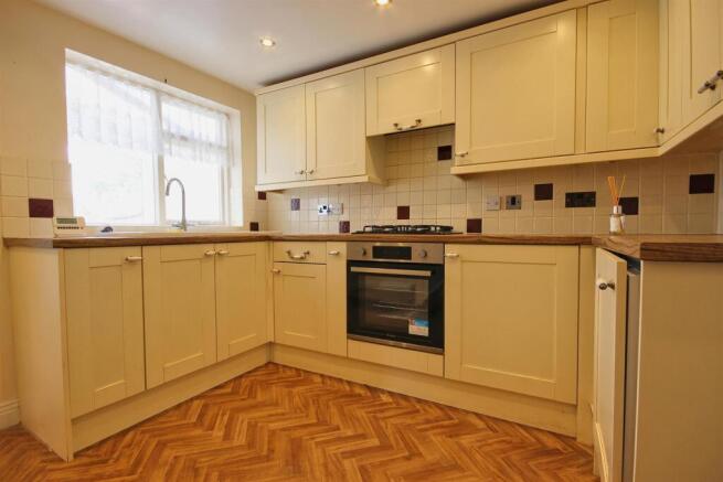 2 bed Terraced for sale Image 5