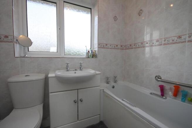 BATHROOM/W.C.