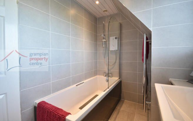 bathroom 2.JPG