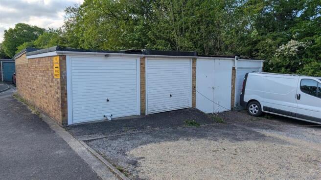 Garage 1.jpg