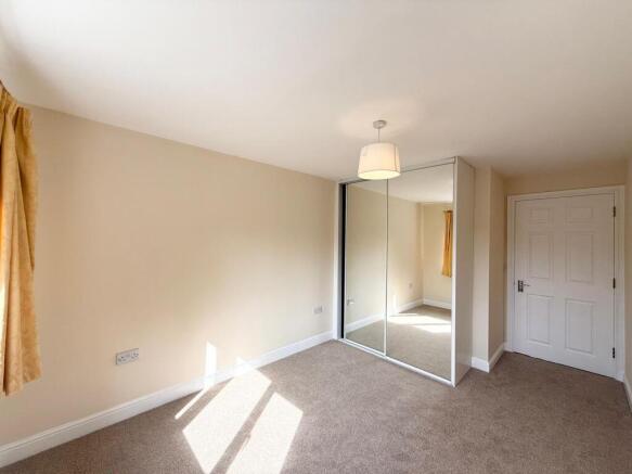 2 bed Flat to rent Image 6
