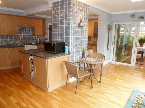 Kitchen/Breakfast Room