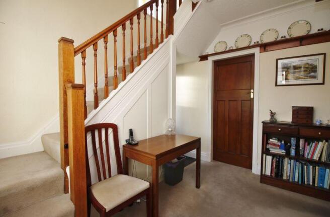 Spacious Entra...