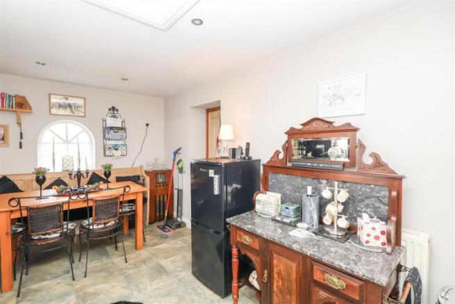 2 bed Detached for sale Image 7