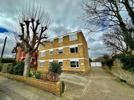 4, Dresden Court, Cuthbert Road, Westgate-on-sea CT8 8PG