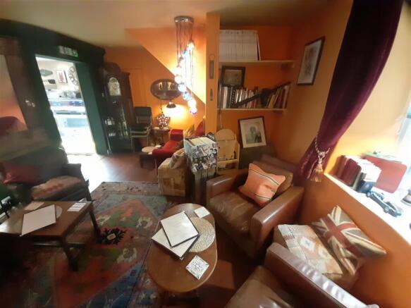 1 bed House for sale Image 5