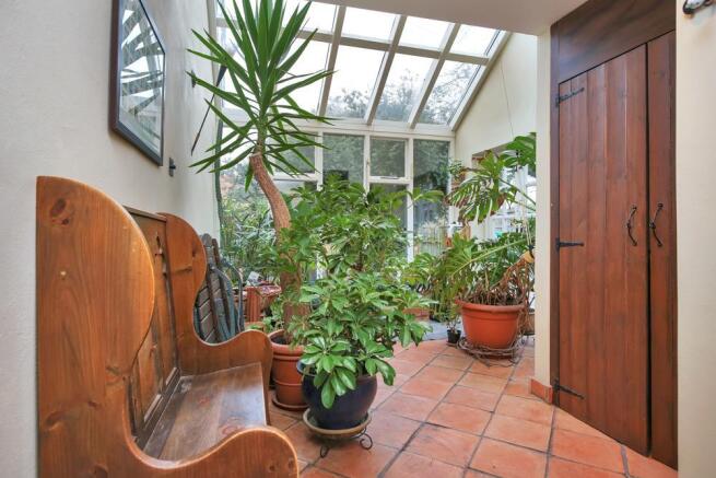 GARDEN ROOM