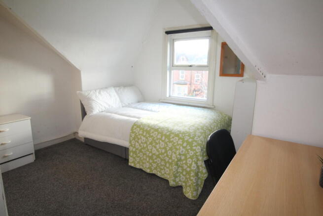 2 bed Flat to rent Image 10