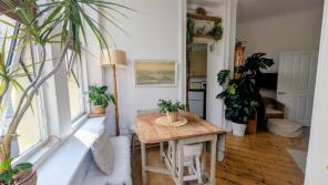 Flat 2, 99 Warwick Court, Alumhurst Road, Bournemouth BH4 8HR