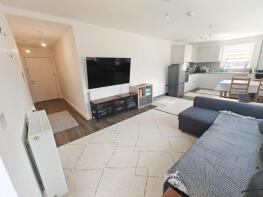 Flat 25, Blackthorn House, Bloomsbury Avenue, Southgate N14 4FS