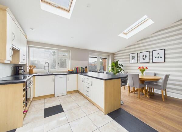 Open-Plan Living (Virtually Furnished)