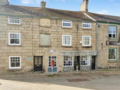 Praze, Three Storey Grade 2 Listed Cottage