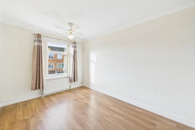 3 bed Semi-Detached to rent Image 12