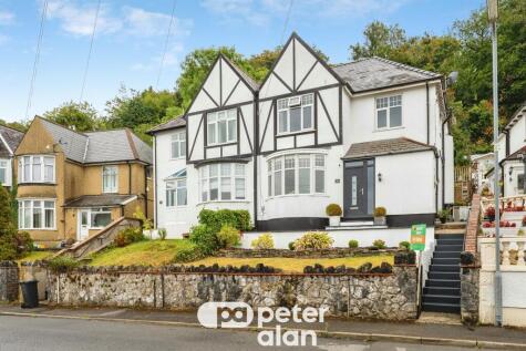 Gnoll Crescent, Neath