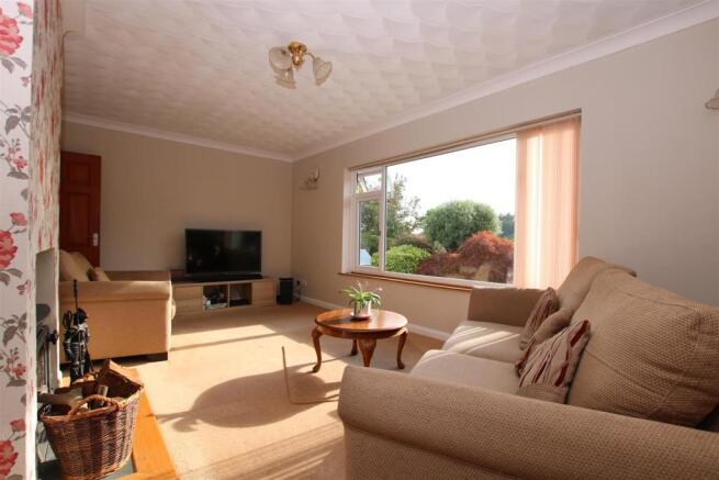 Living Room.JPG