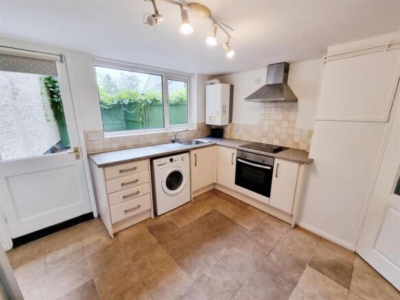 Wood Street, Higham Ferrers-www.primechoicepropert