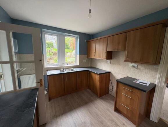 3 bed Semi-Detached for sale Image 5