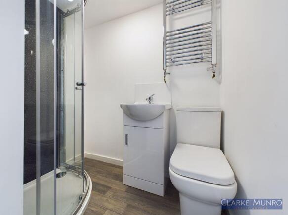 2 bed Apartment to rent Image 12