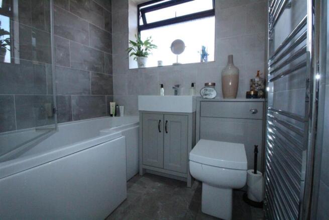 2 bed Semi-Detached Bungalow for sale Image 6