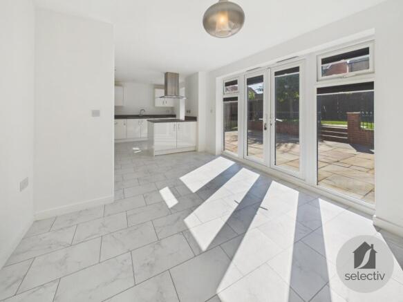 4 bed Detached for sale Image 7