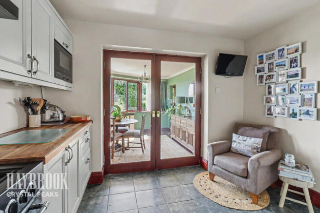 4 bed Detached for sale Image 7
