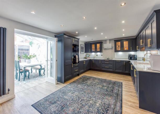 43 Henry Fowler Drive-08.jpg