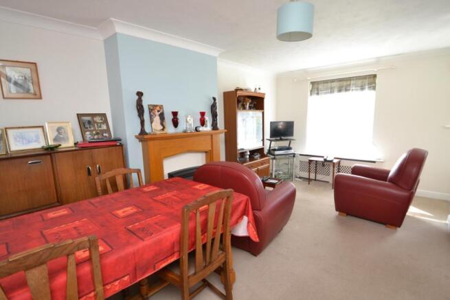 Sitting/dining room