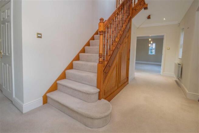 SPACIOUS RECEPTION H