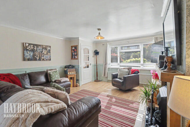 4 bed Detached for sale Image 4