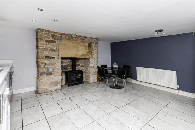 2 bed Terraced for sale Image 8