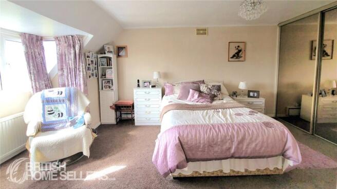 3 bed Detached for sale Image 8