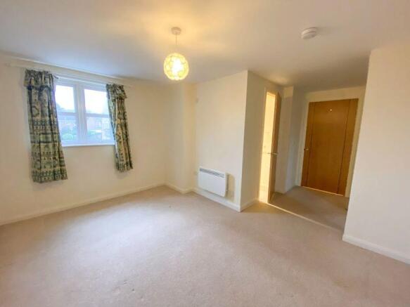 2 bed Flat for sale Image 7