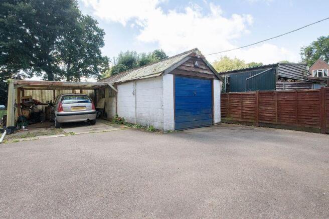 Garage & P...