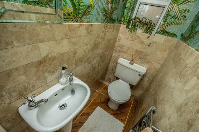 CLOAKROOM/WC