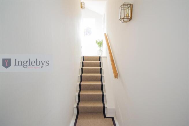 3 bed Apartment for sale Image 8