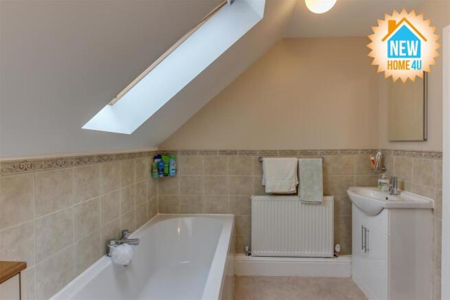 FAMILY BATHROOM: