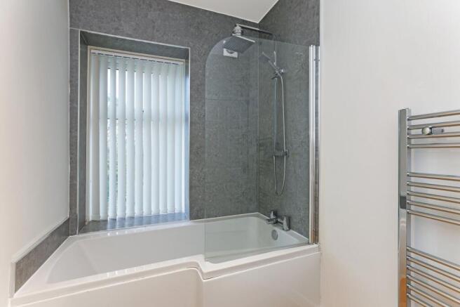 2 bed Terraced to rent Image 9